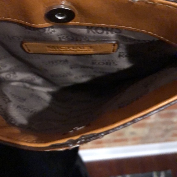 Michael Kors Cross Body - Picture 7 of 9